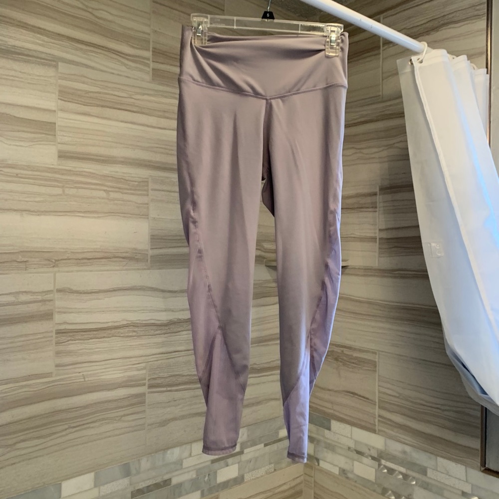 Fabletocs leggings.